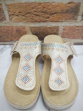 Boutique by Corkys "Elm" Rhinestone Thong Sandal White NIB Women's Size 7